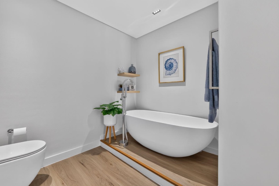 2 Bedroom Property for Sale in Sea Point Western Cape